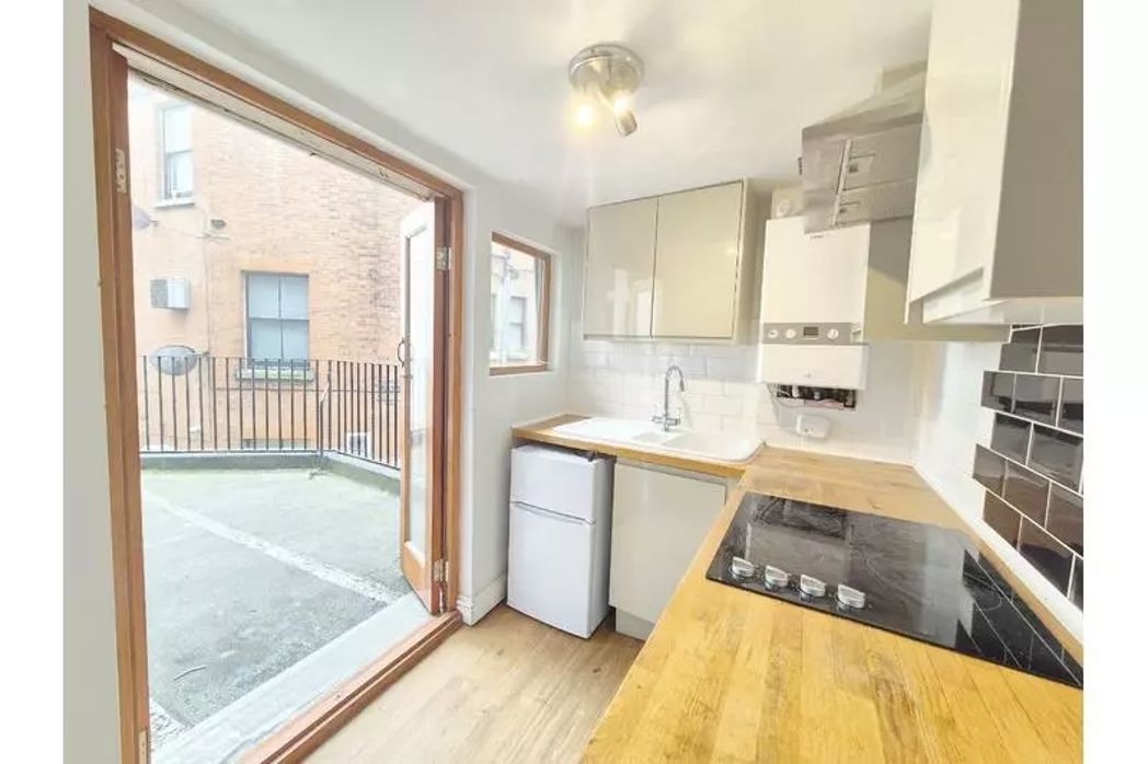 Property image 2 of 11