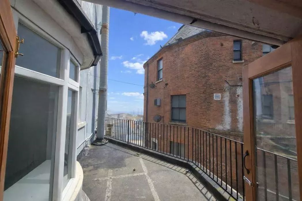 Property image 5 of 11