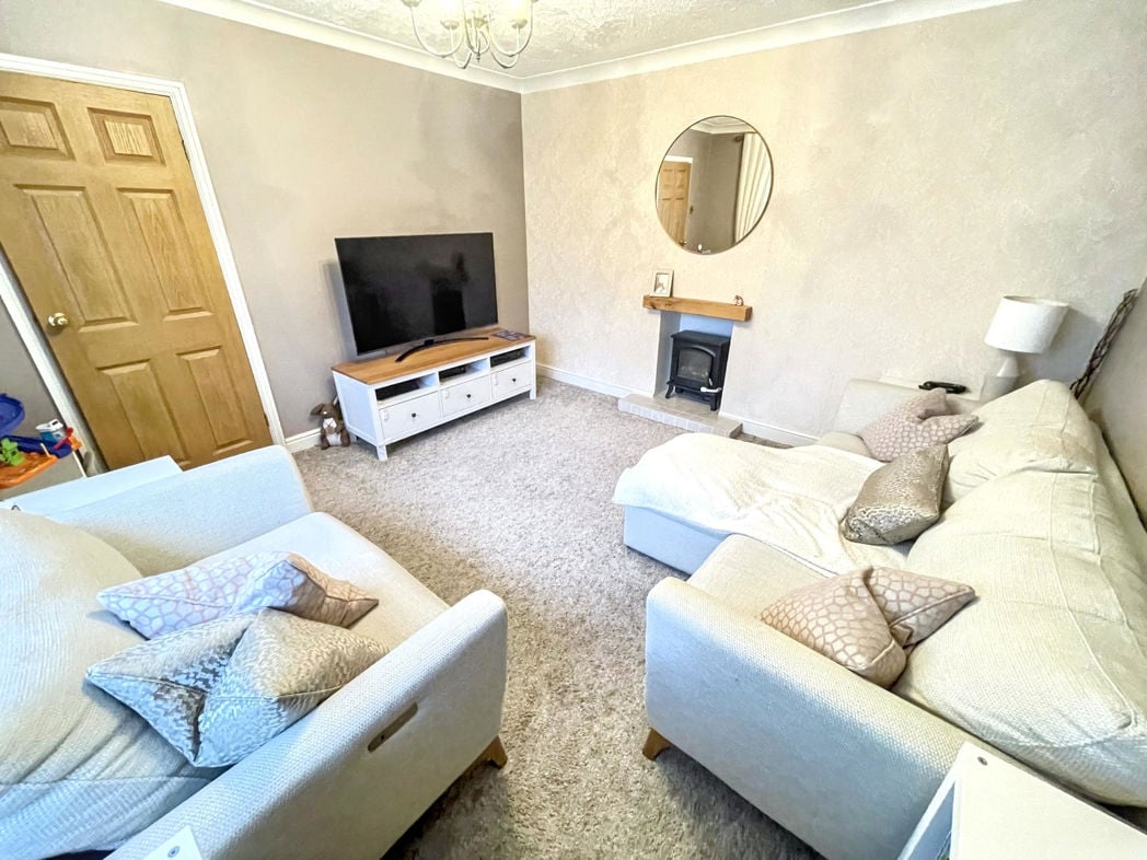 Property image 3 of 12