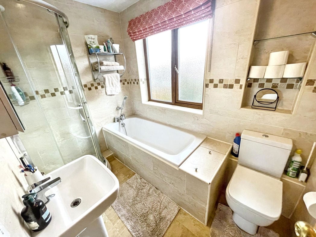 Property image 11 of 12