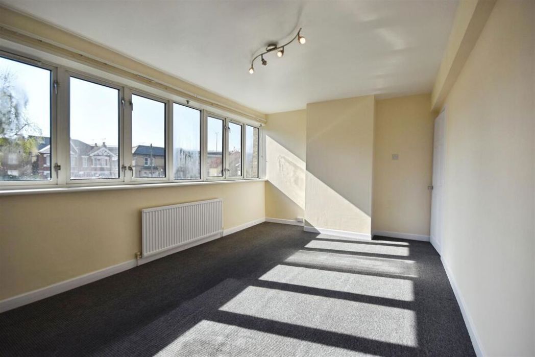 Property image 2 of 11