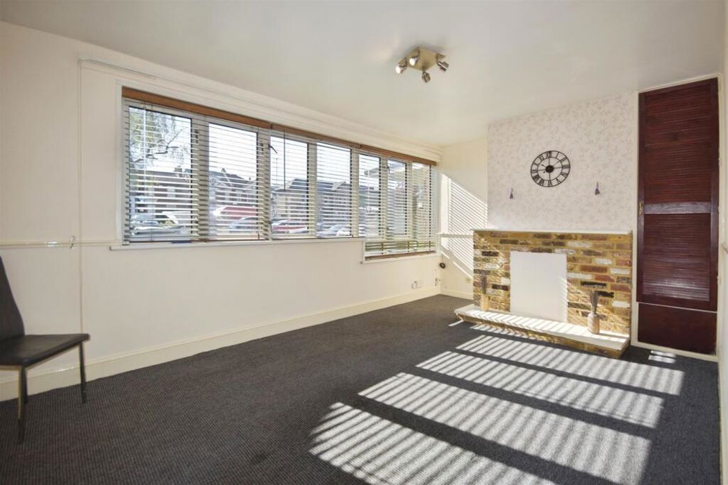 Property image 4 of 11
