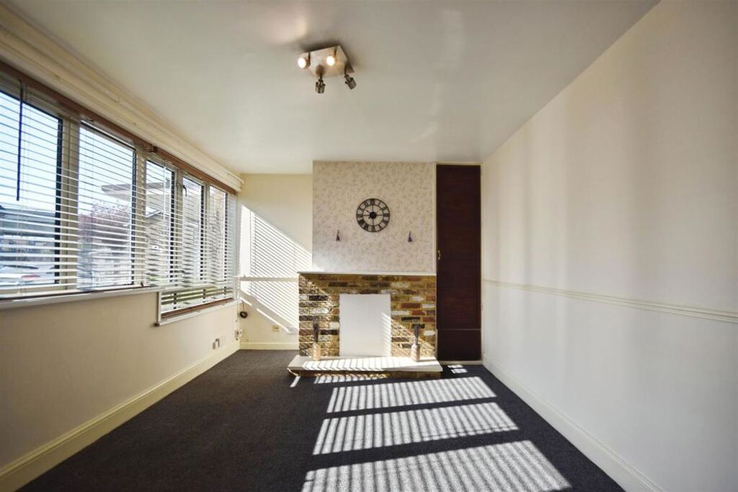 Property image 5 of 11