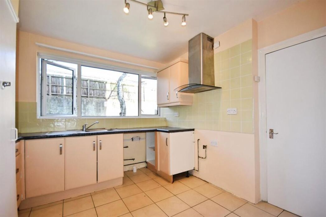 Property image 7 of 11