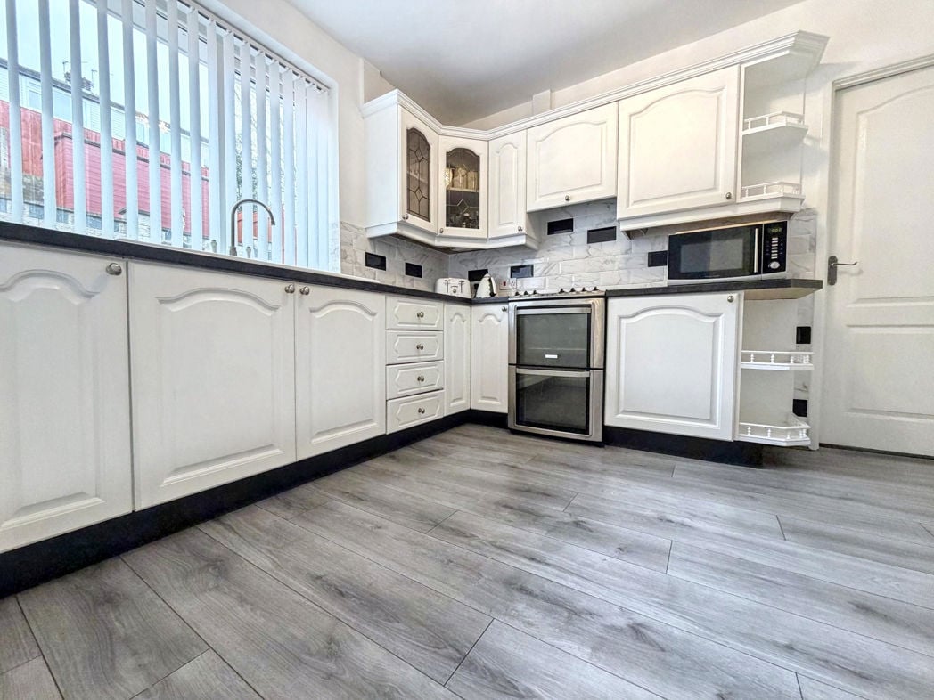 Property image 11 of 24