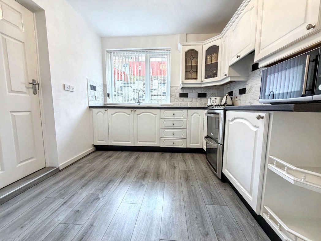 Property image 4 of 24