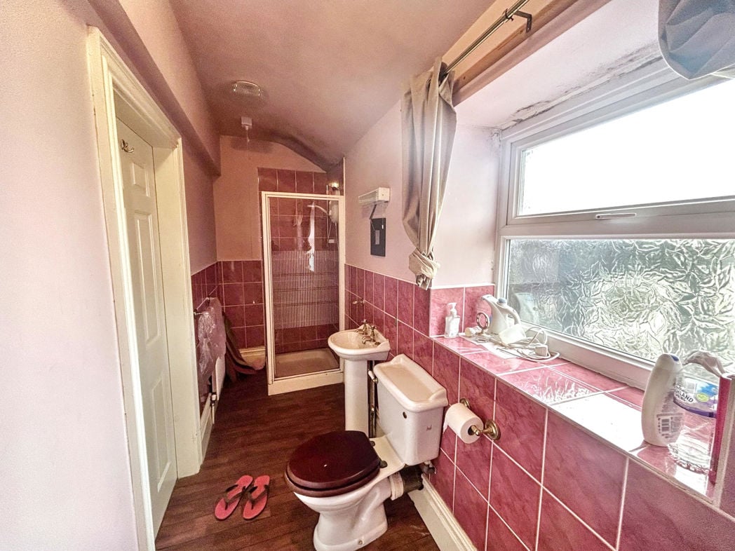 Property image 6 of 8