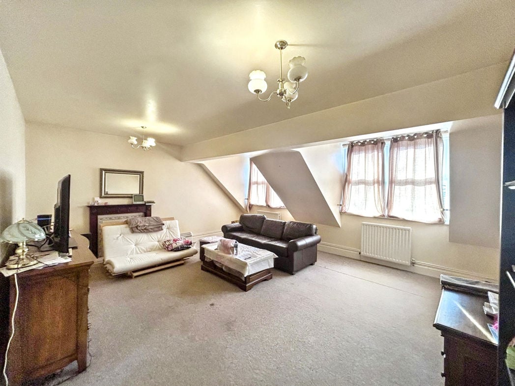 Property image 2 of 8