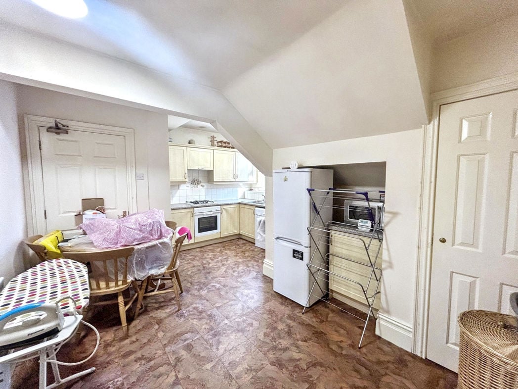 Property image 4 of 8