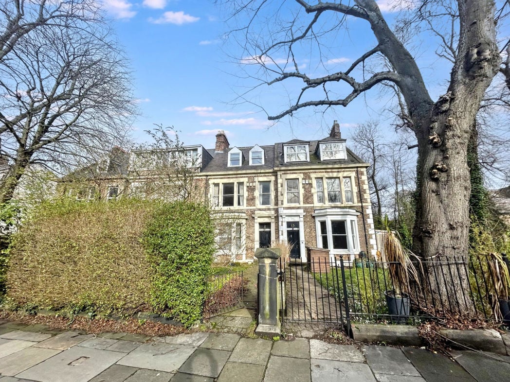 Property image 1 of 8