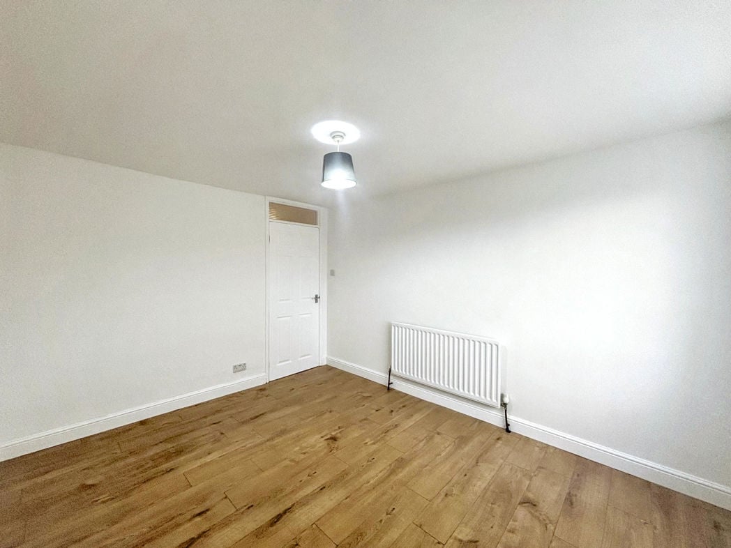 Property image 8 of 13