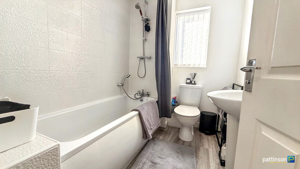 Property image 16 of 21