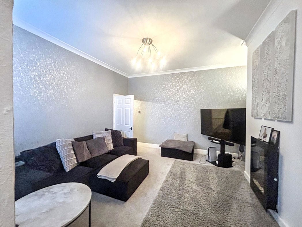 Property image 4 of 11