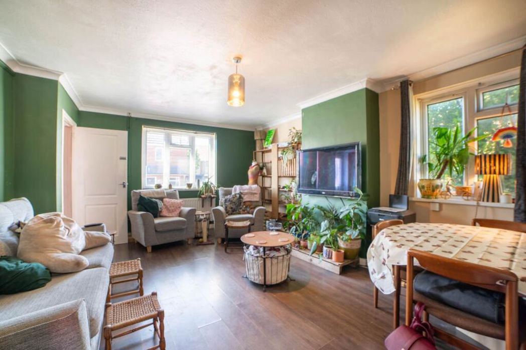 Property image 2 of 12