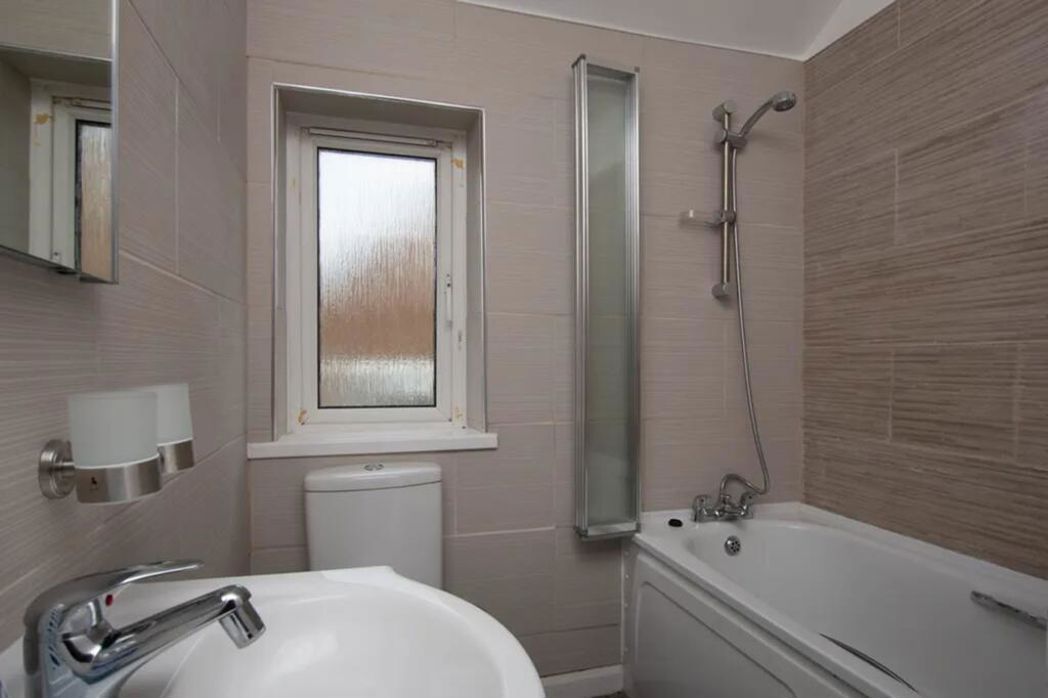Property image 10 of 12