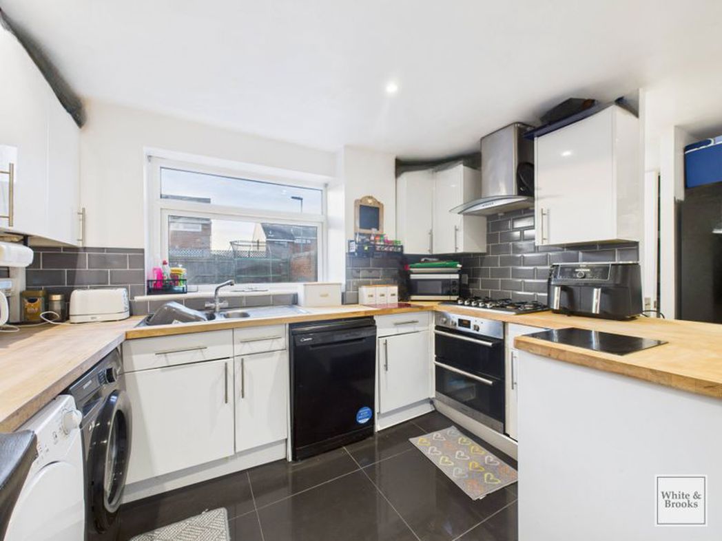 Property image 9 of 21