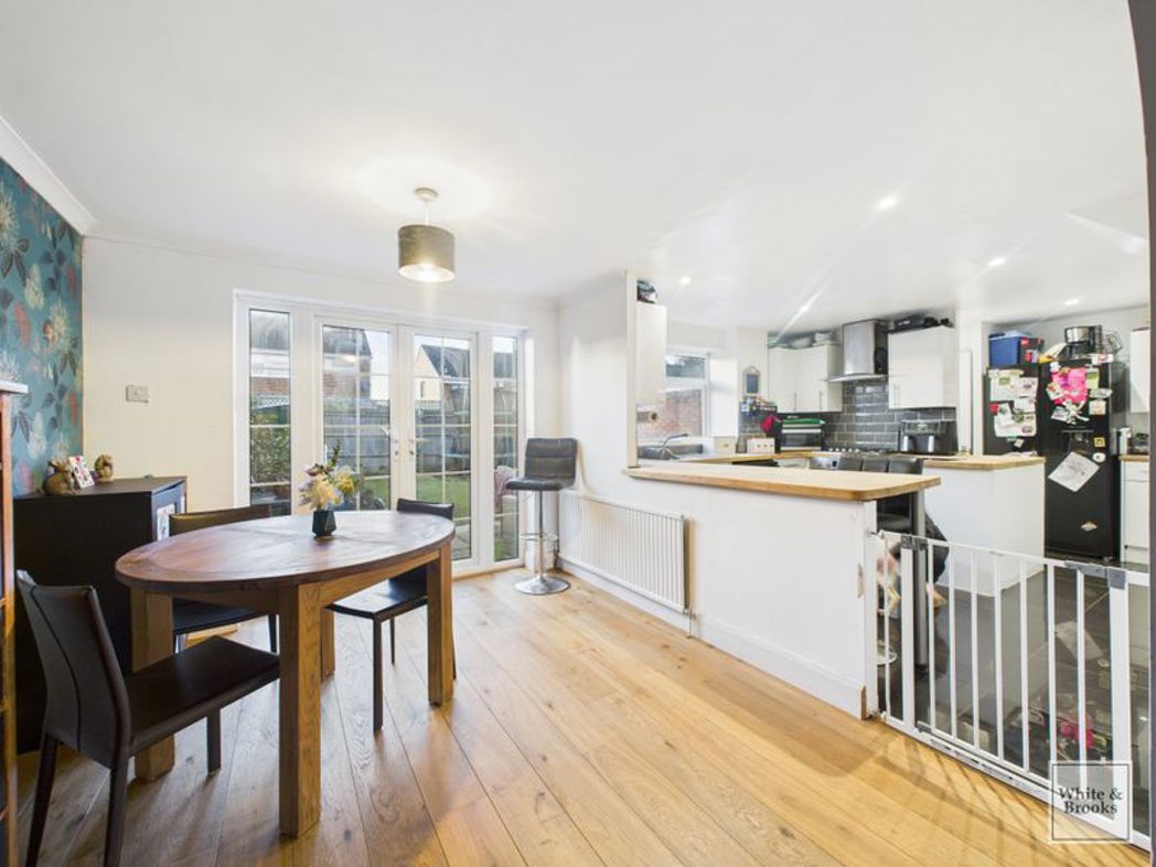 Property image 16 of 21