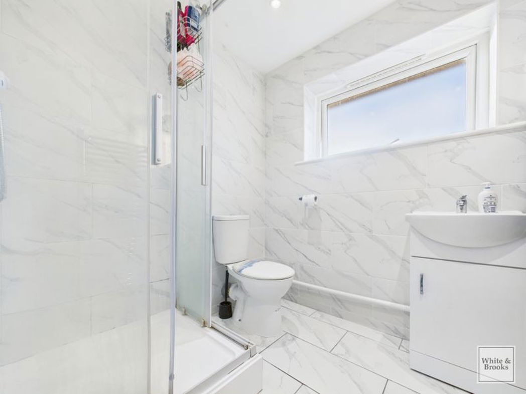 Property image 11 of 21