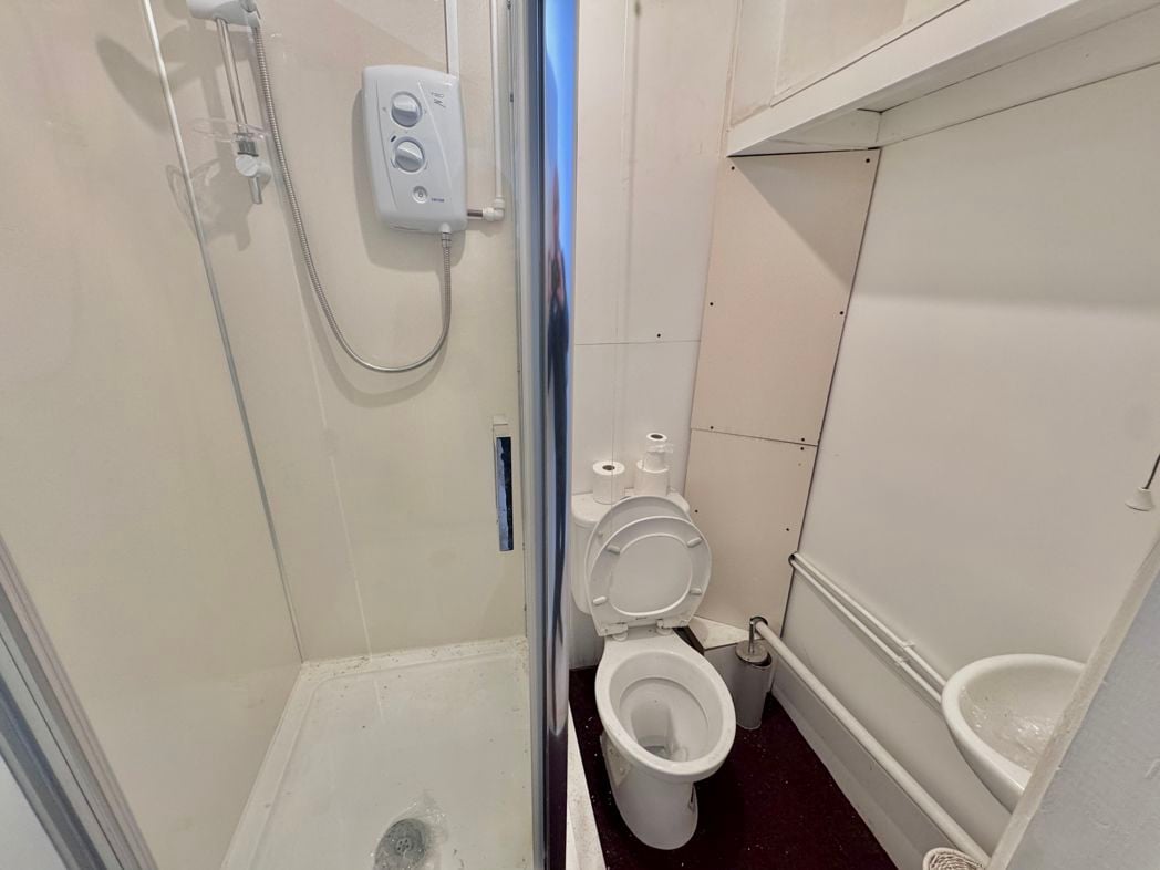 Property image 17 of 21