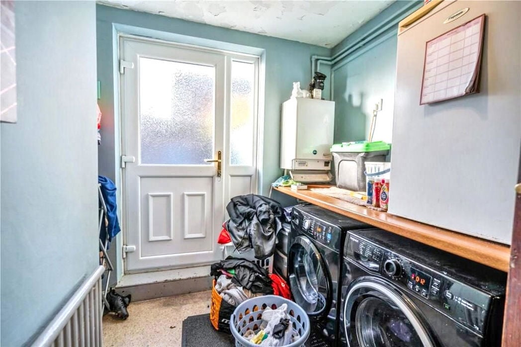 Property image 8 of 16