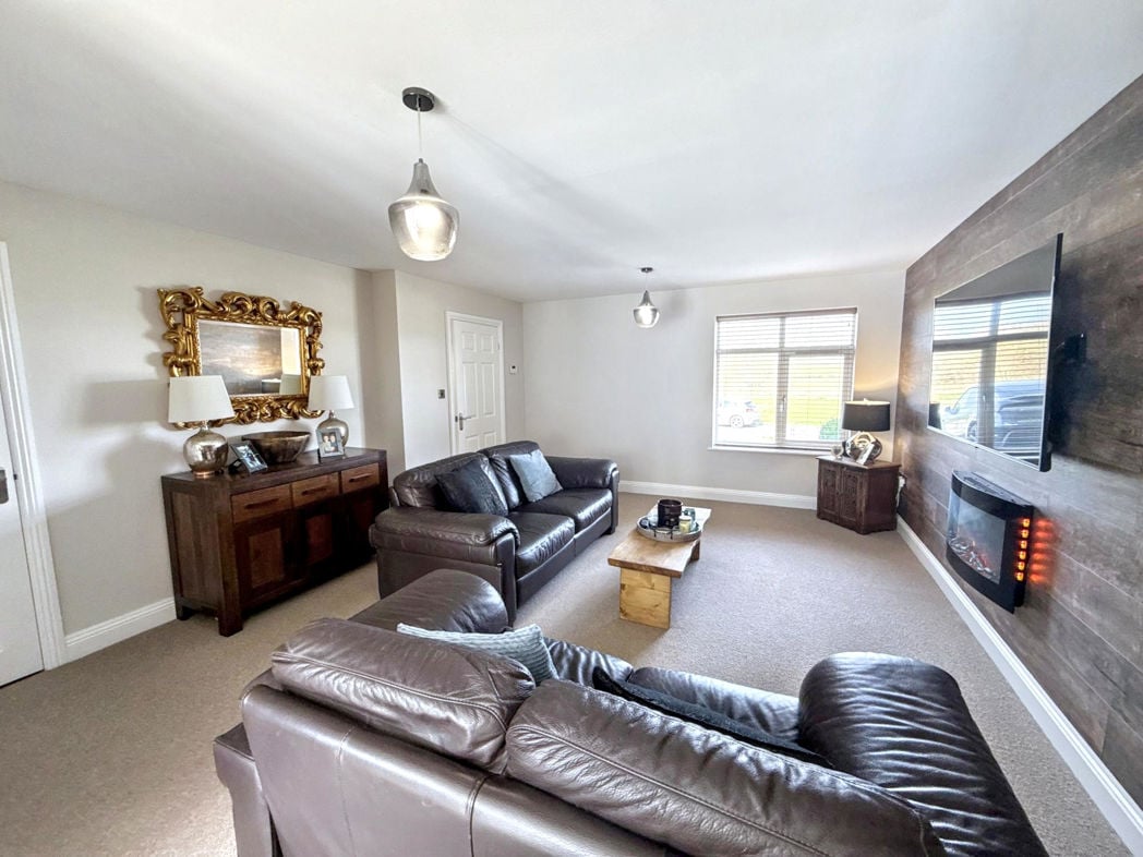 Property image 3 of 25