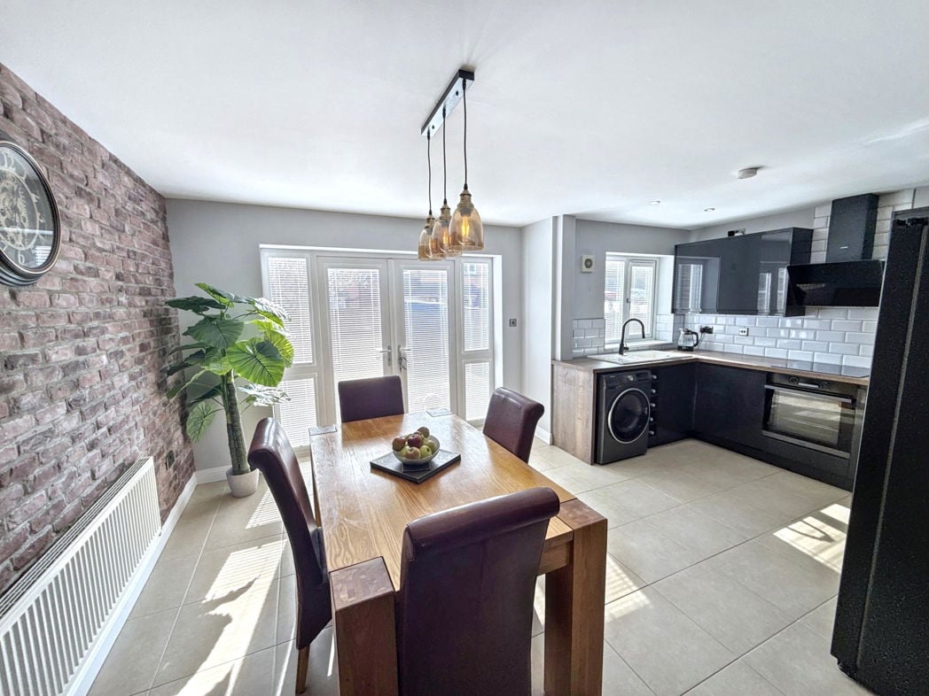 Property image 9 of 25