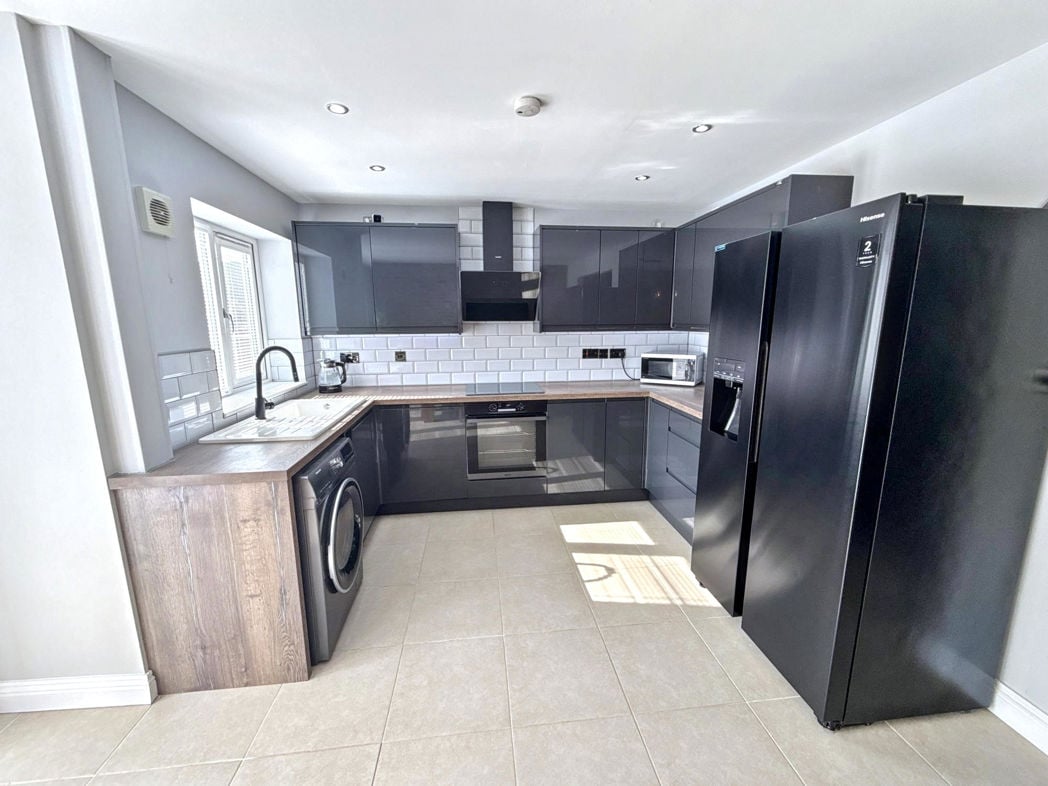 Property image 6 of 25
