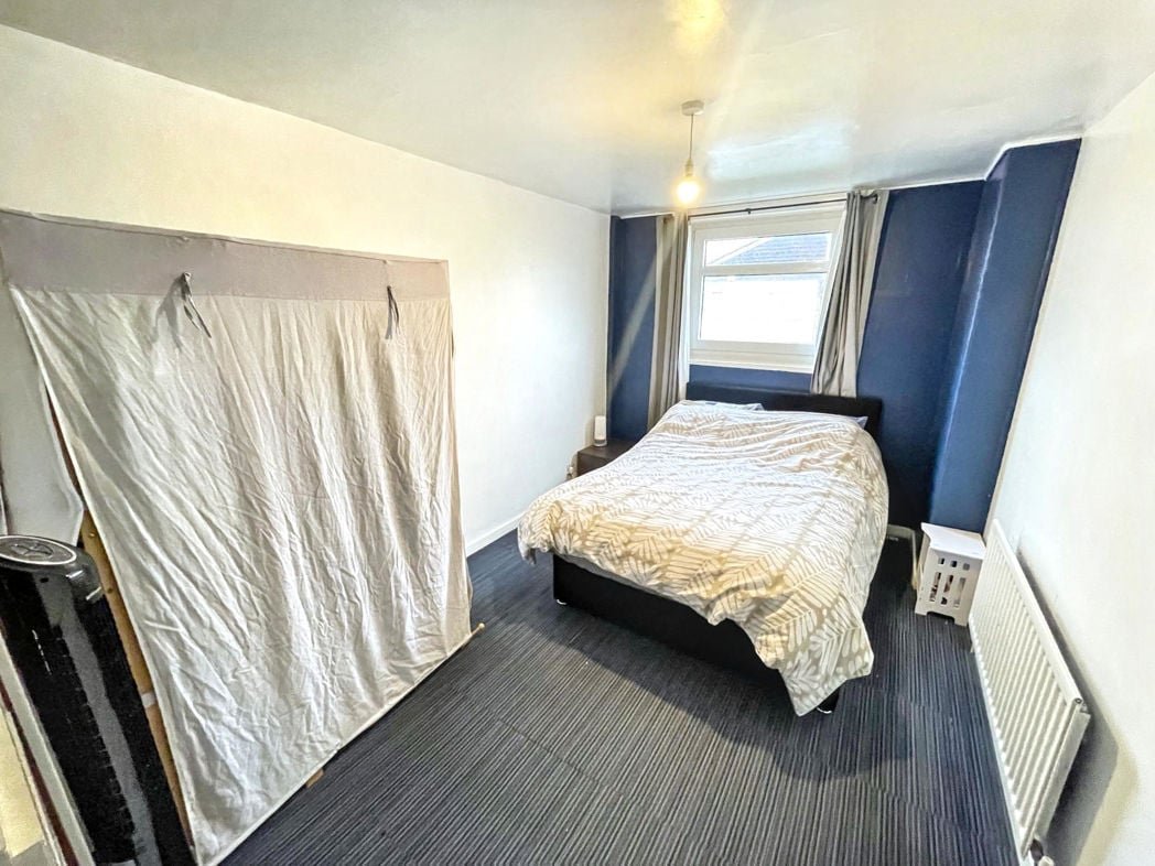 Property image 5 of 8
