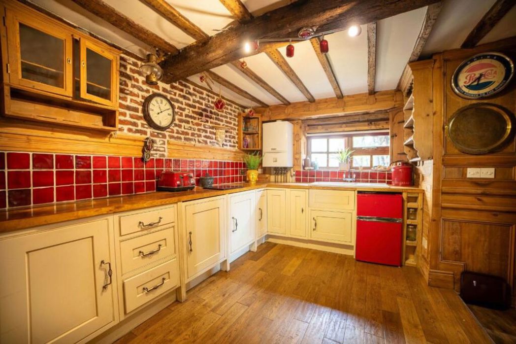 Property image 11 of 29