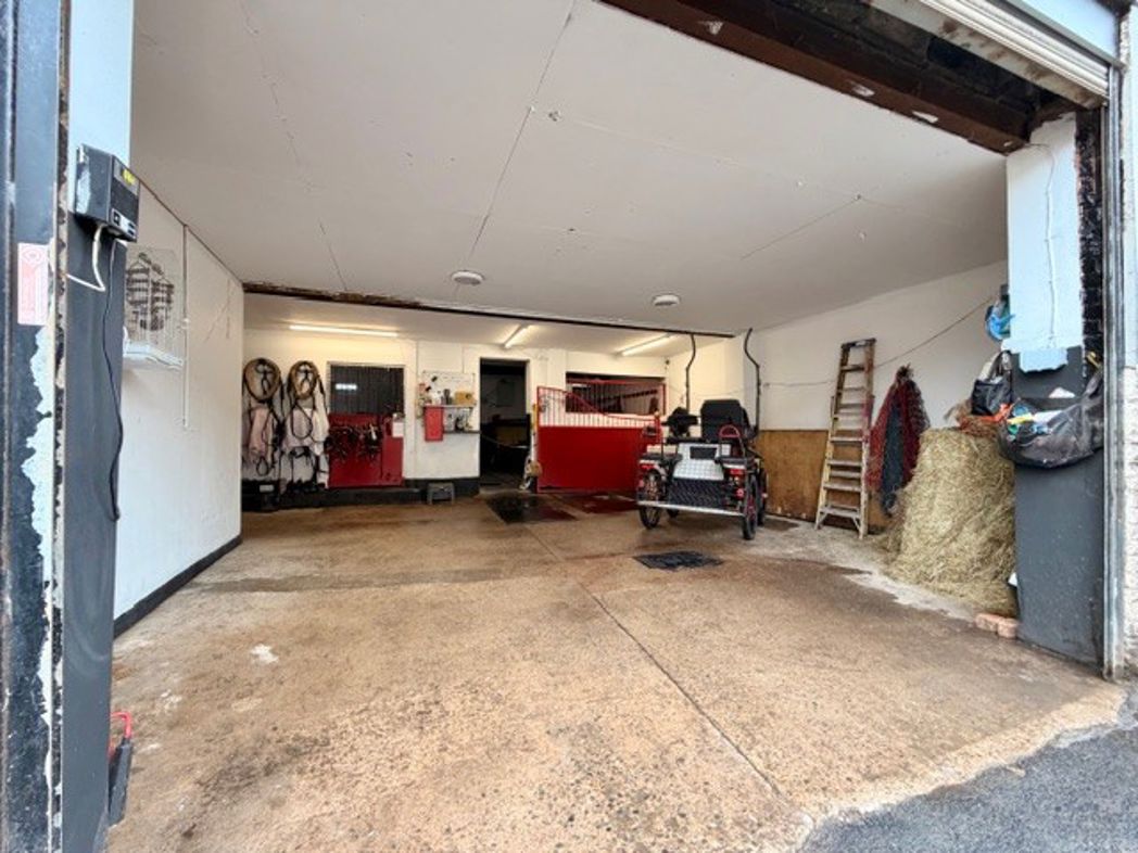 Property image 3 of 23