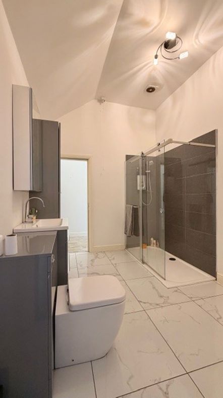 Property image 10 of 23