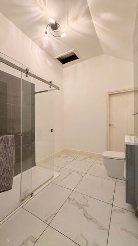 Property image 11 of 23