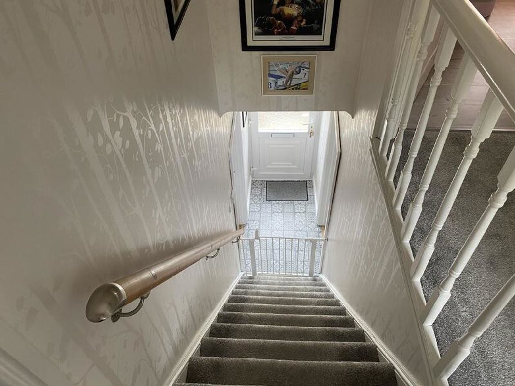 Property image 6 of 17
