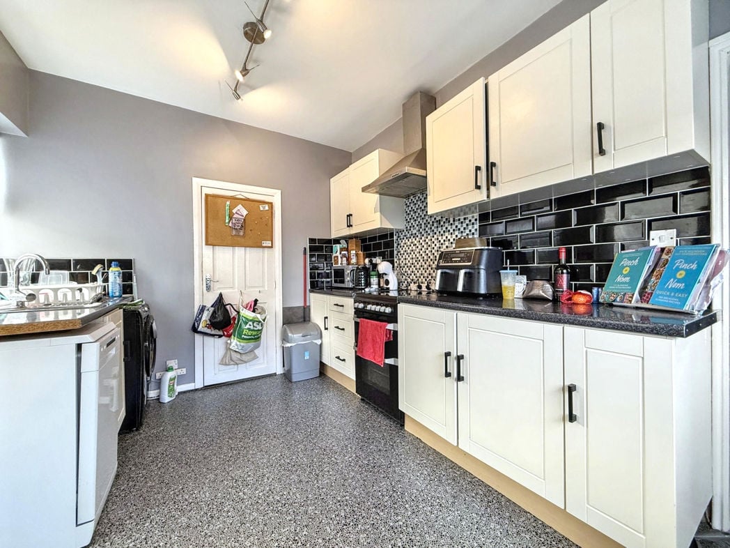 Property image 9 of 27