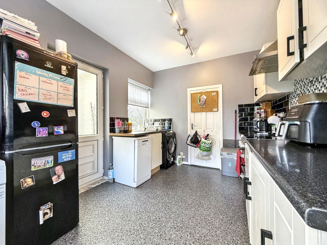 Property image 7 of 27