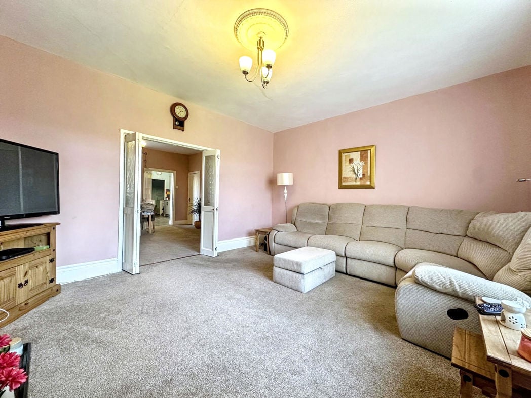 Property image 10 of 21