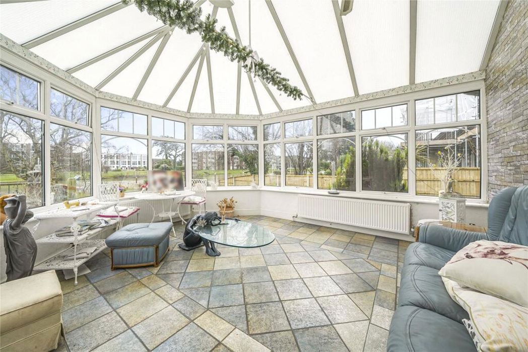Property image 6 of 33