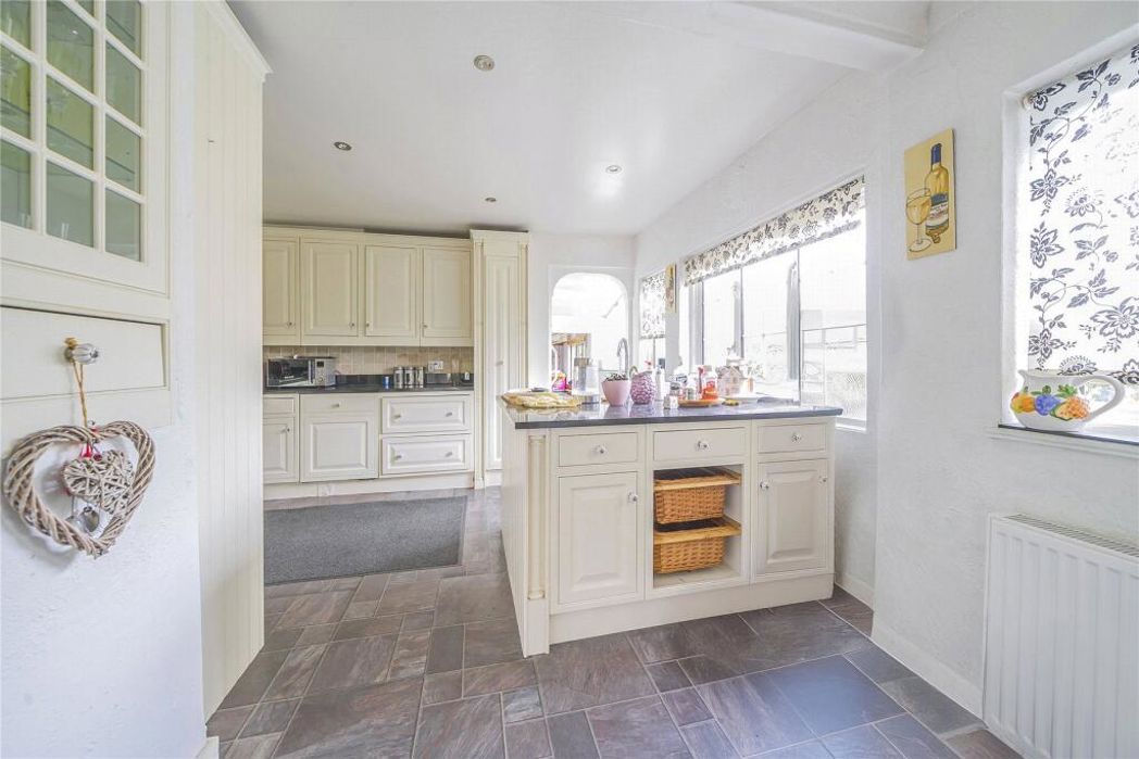 Property image 13 of 33