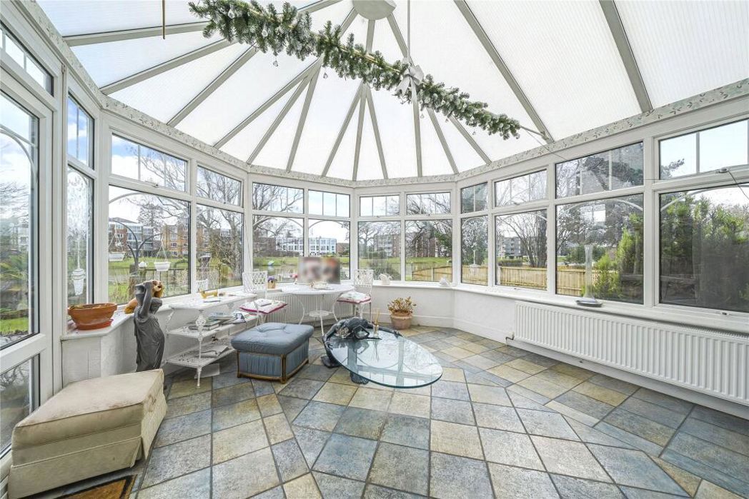 Property image 23 of 33