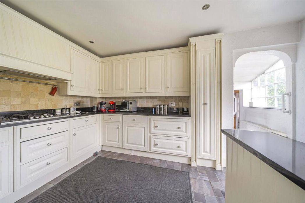 Property image 25 of 33