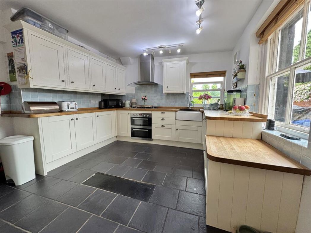 Property image 5 of 21