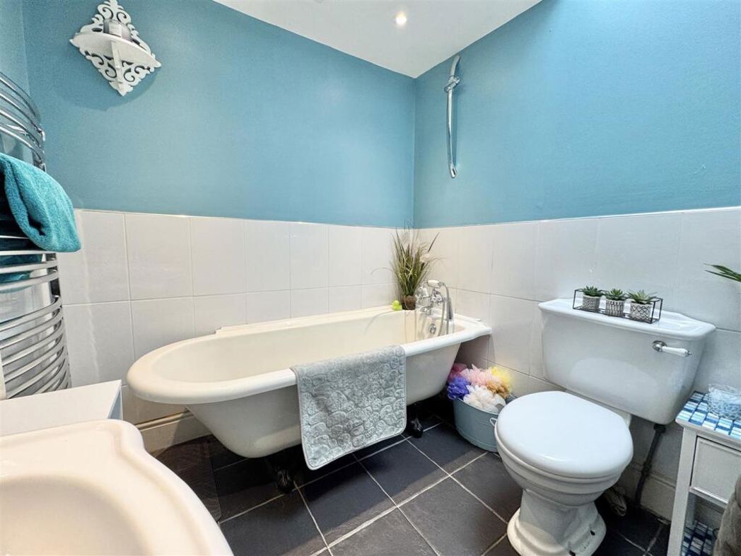 Property image 14 of 21