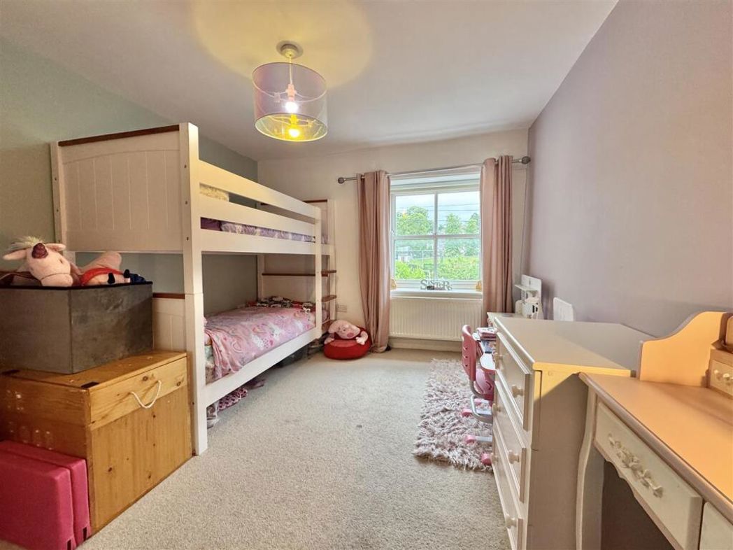 Property image 9 of 21