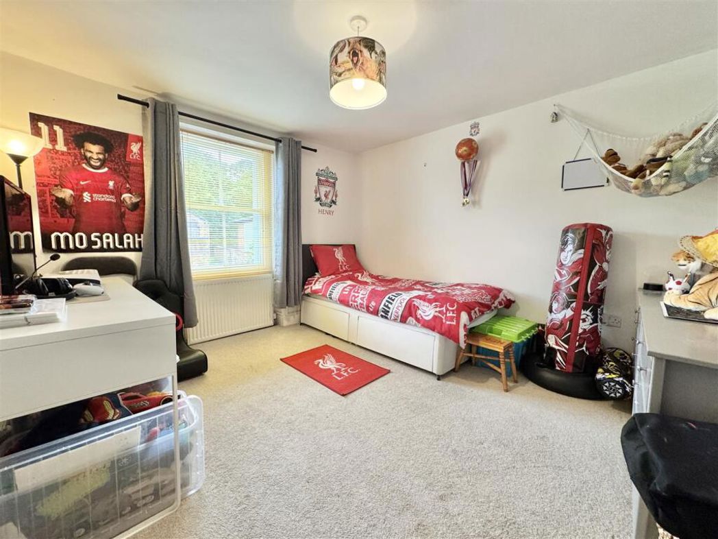 Property image 11 of 21