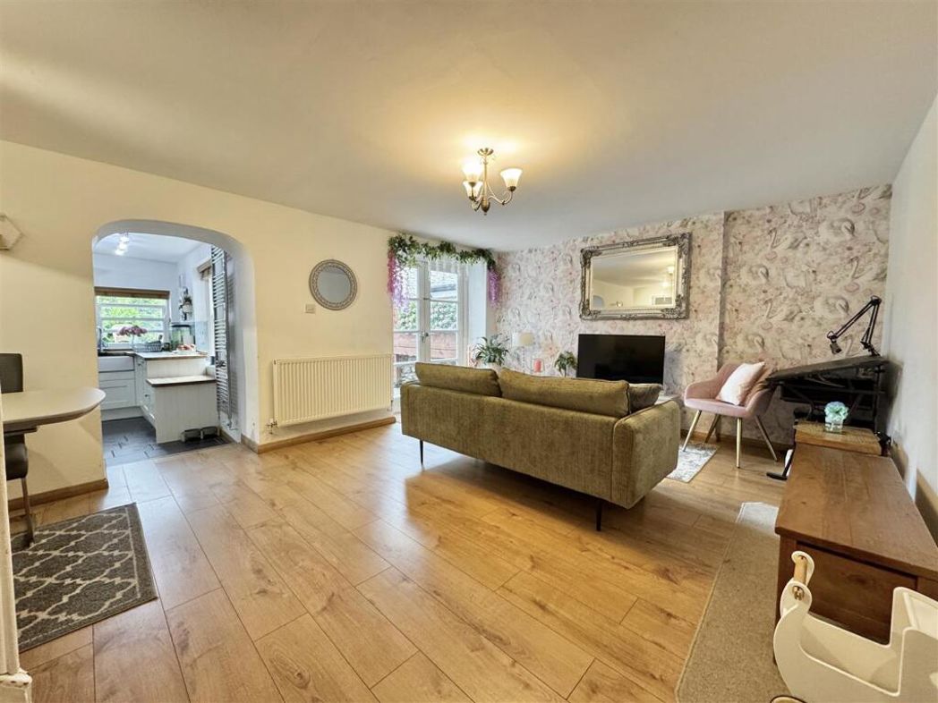 Property image 3 of 21