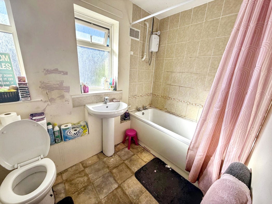 Property image 7 of 8