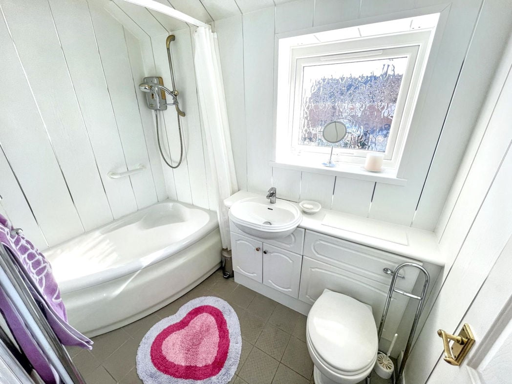Property image 12 of 14