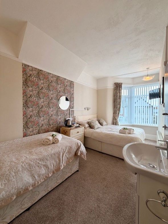 Property image 4 of 19