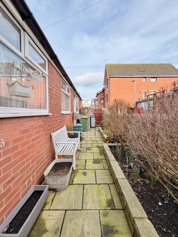 Property image 11 of 19
