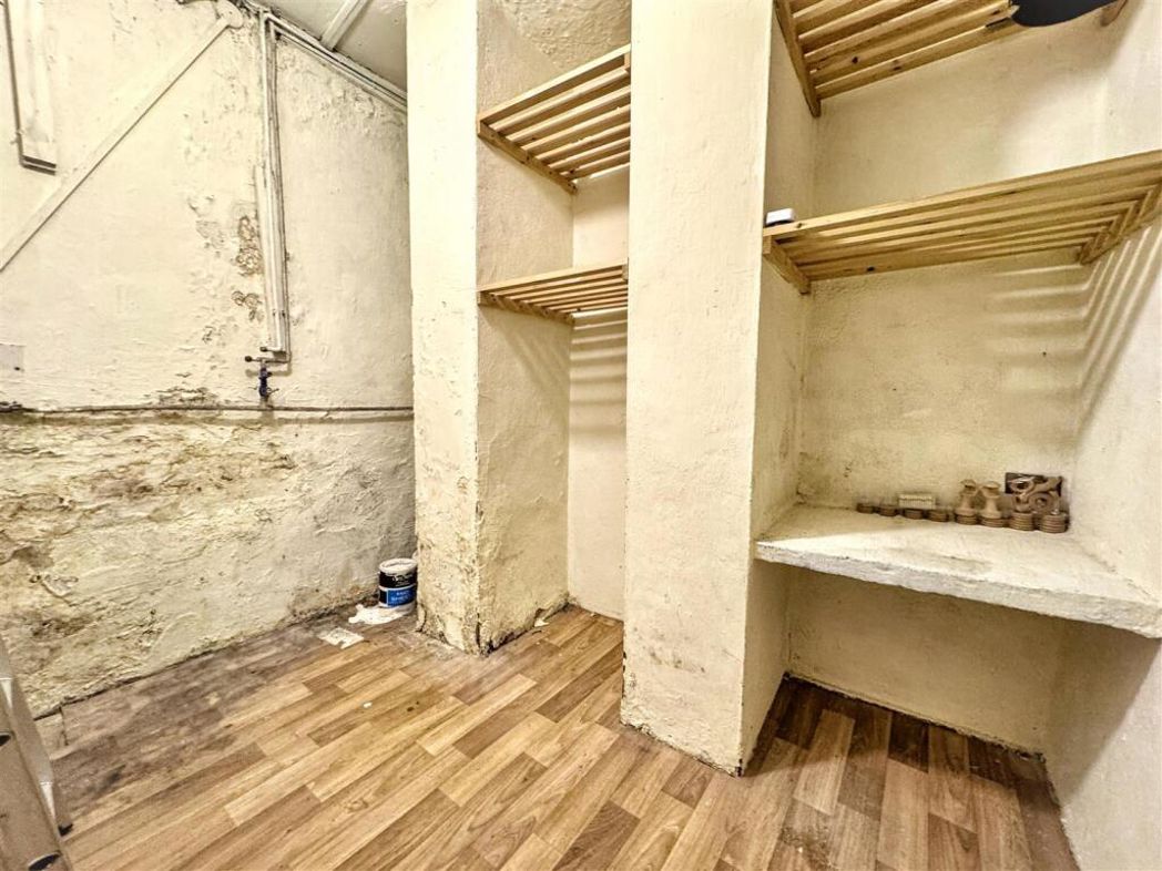 Property image 12 of 14